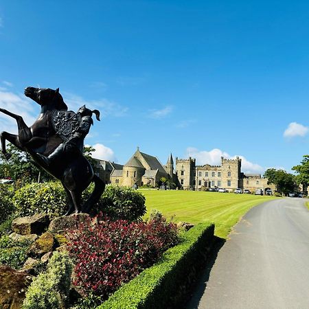 Sneaton Castle Hotel วิทบี ภายนอก รูปภาพ