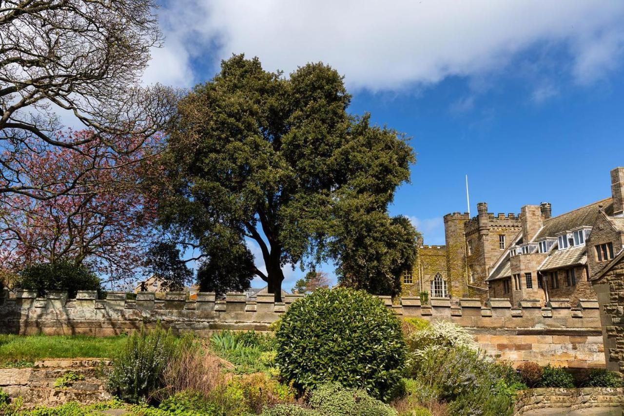 Sneaton Castle Hotel วิทบี ภายนอก รูปภาพ
