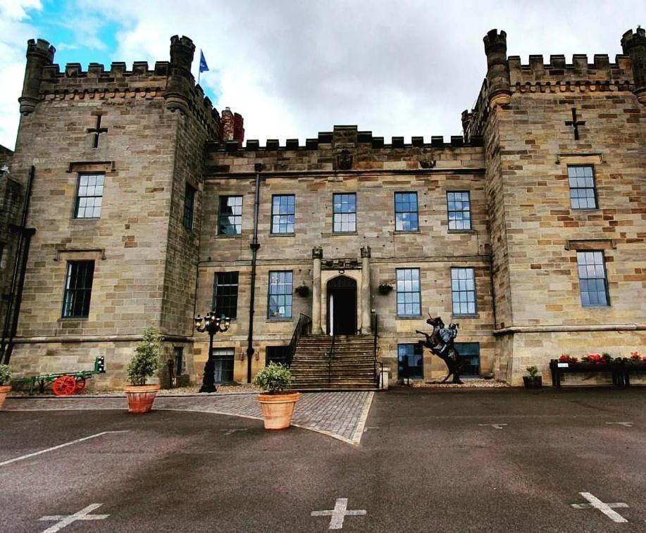 Sneaton Castle Hotel วิทบี ภายนอก รูปภาพ