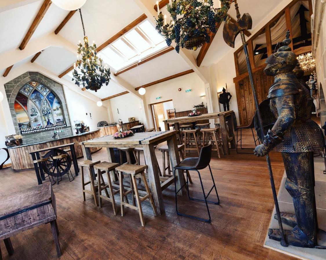 Sneaton Castle Hotel วิทบี ภายนอก รูปภาพ