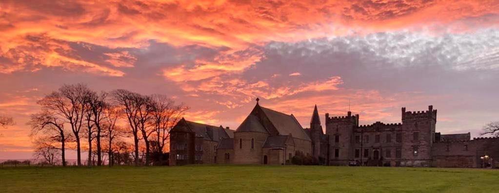 Sneaton Castle Hotel วิทบี ภายนอก รูปภาพ