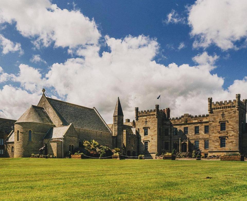 Sneaton Castle Hotel วิทบี ภายนอก รูปภาพ