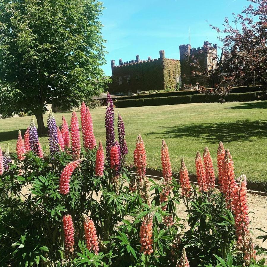 Sneaton Castle Hotel วิทบี ภายนอก รูปภาพ