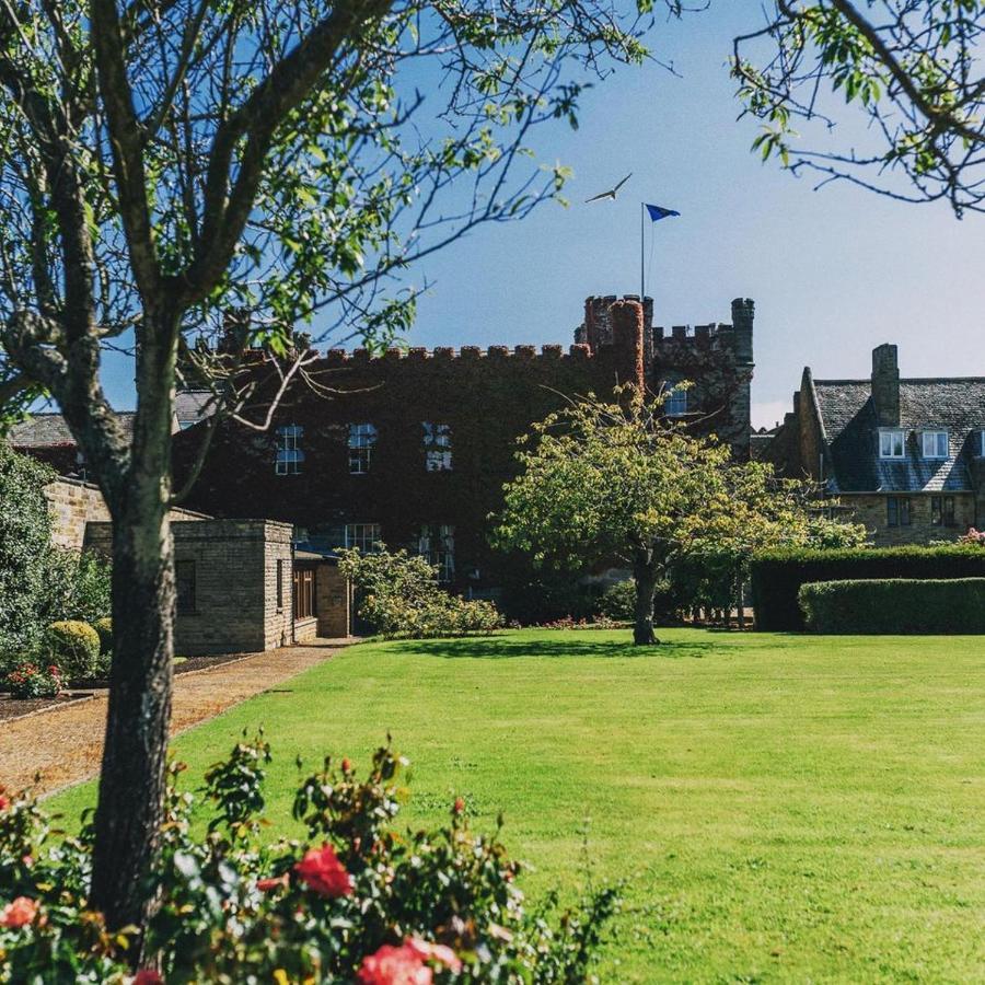 Sneaton Castle Hotel วิทบี ภายนอก รูปภาพ