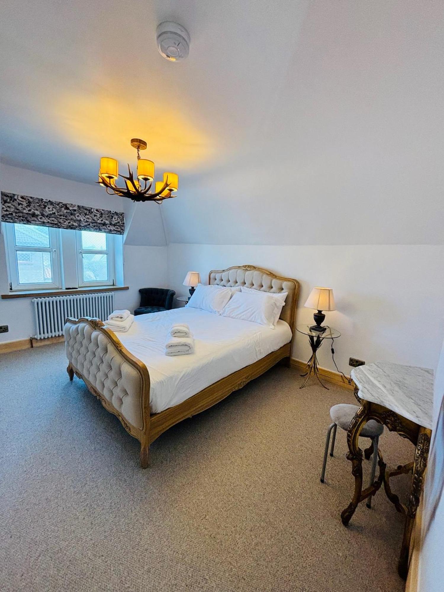 Sneaton Castle Hotel วิทบี ภายนอก รูปภาพ